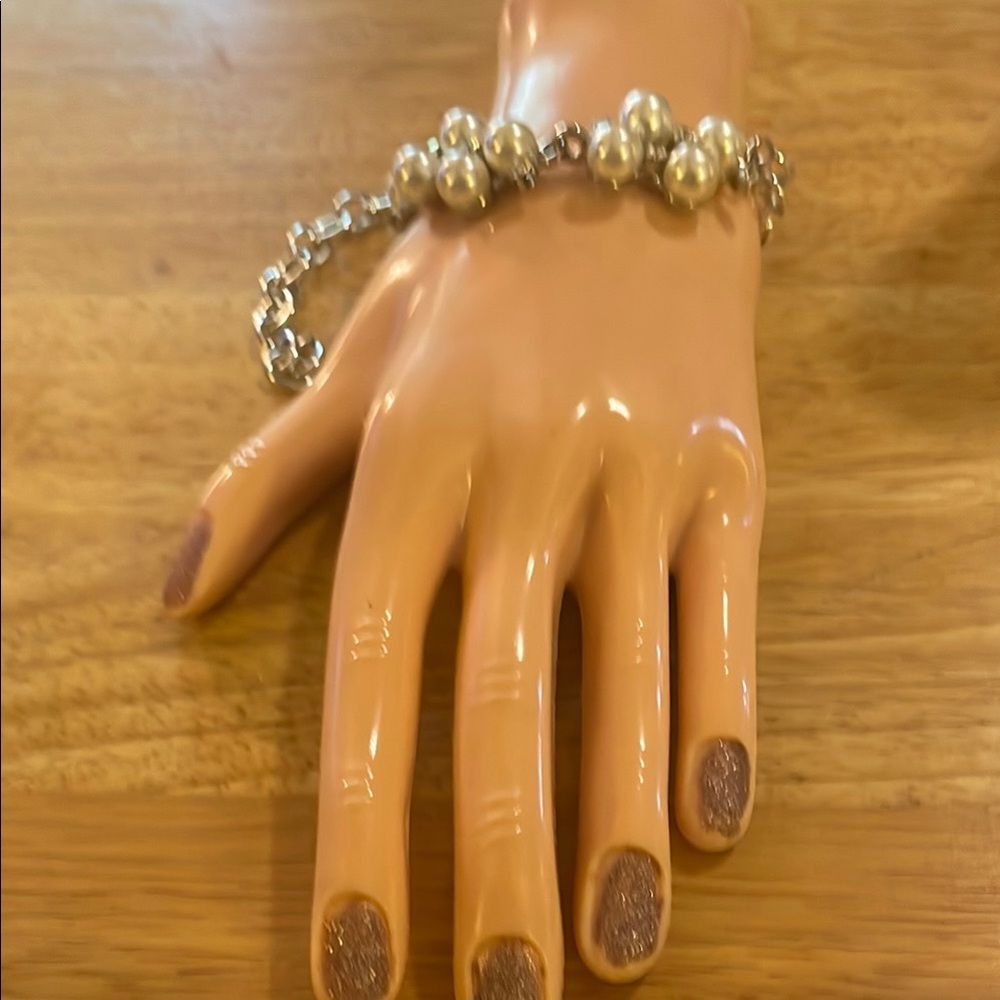 NWOT’s-Elegant Pearl and Silver Bracelet w/clear rhinestones.